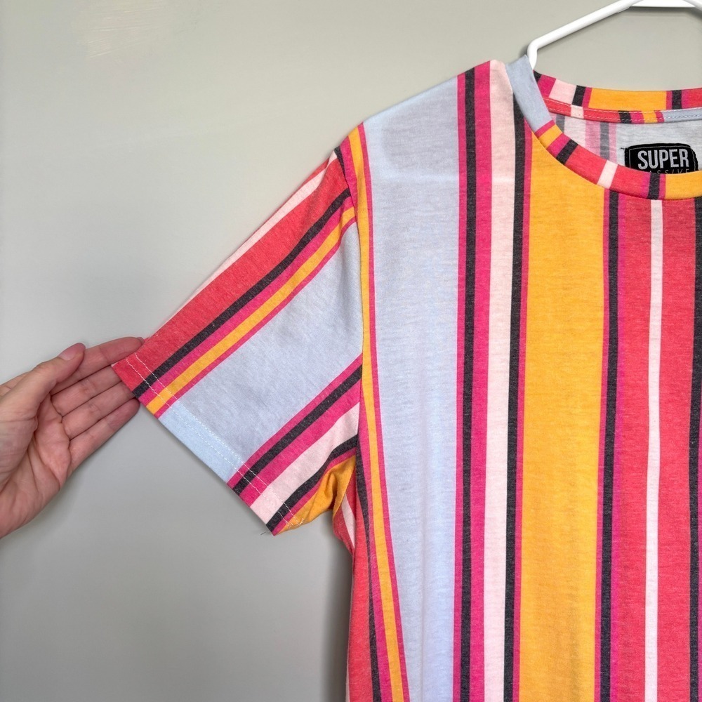 Super Massive Men's Medium T-Shirt Medium Striped Streetwear Crew Neck Retro